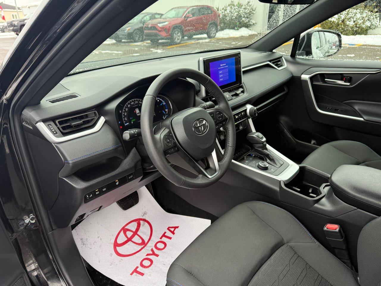 2024 Toyota RAV4 Hybrid SE Photo