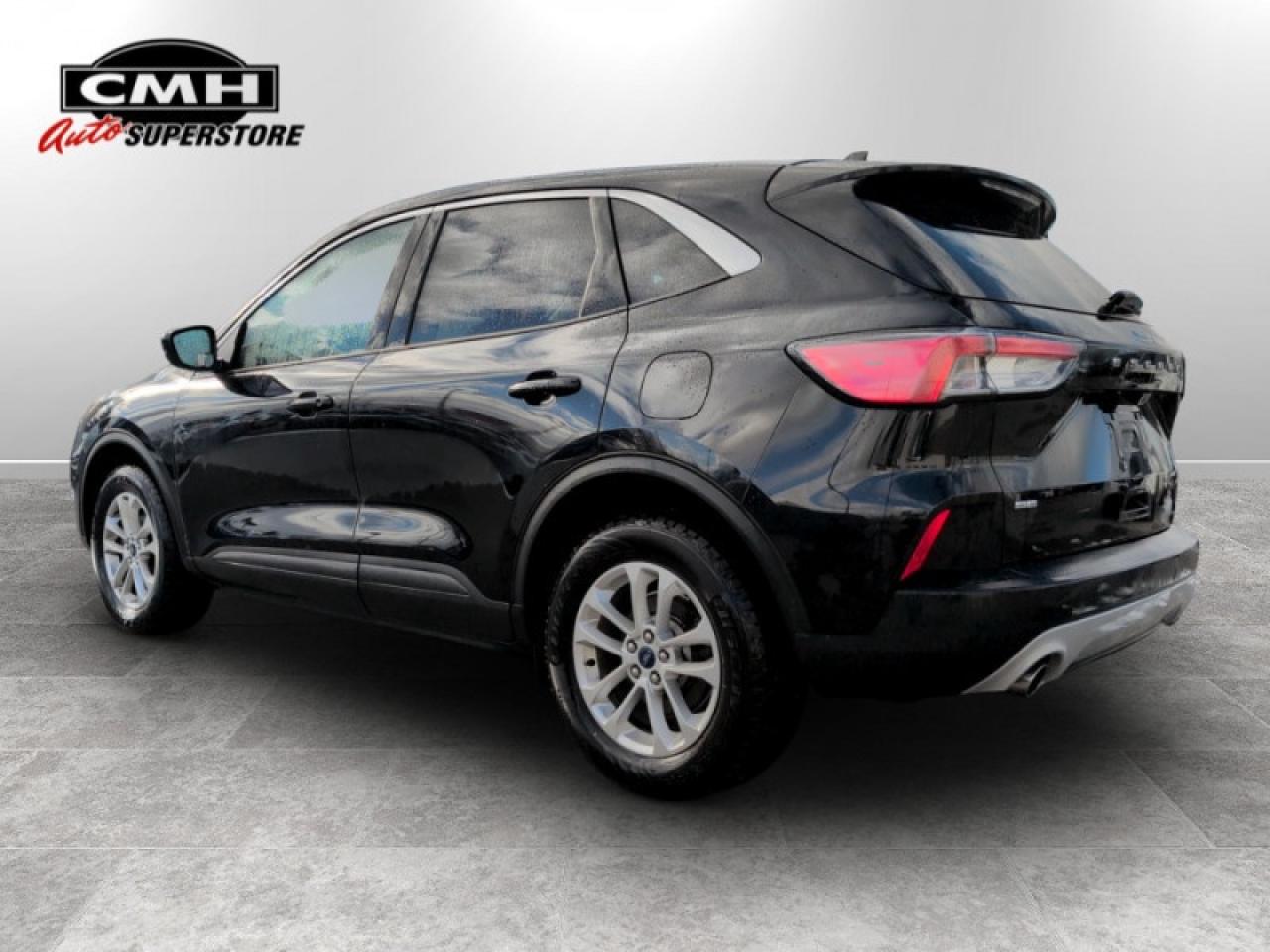 2020 Ford Escape SE Photo