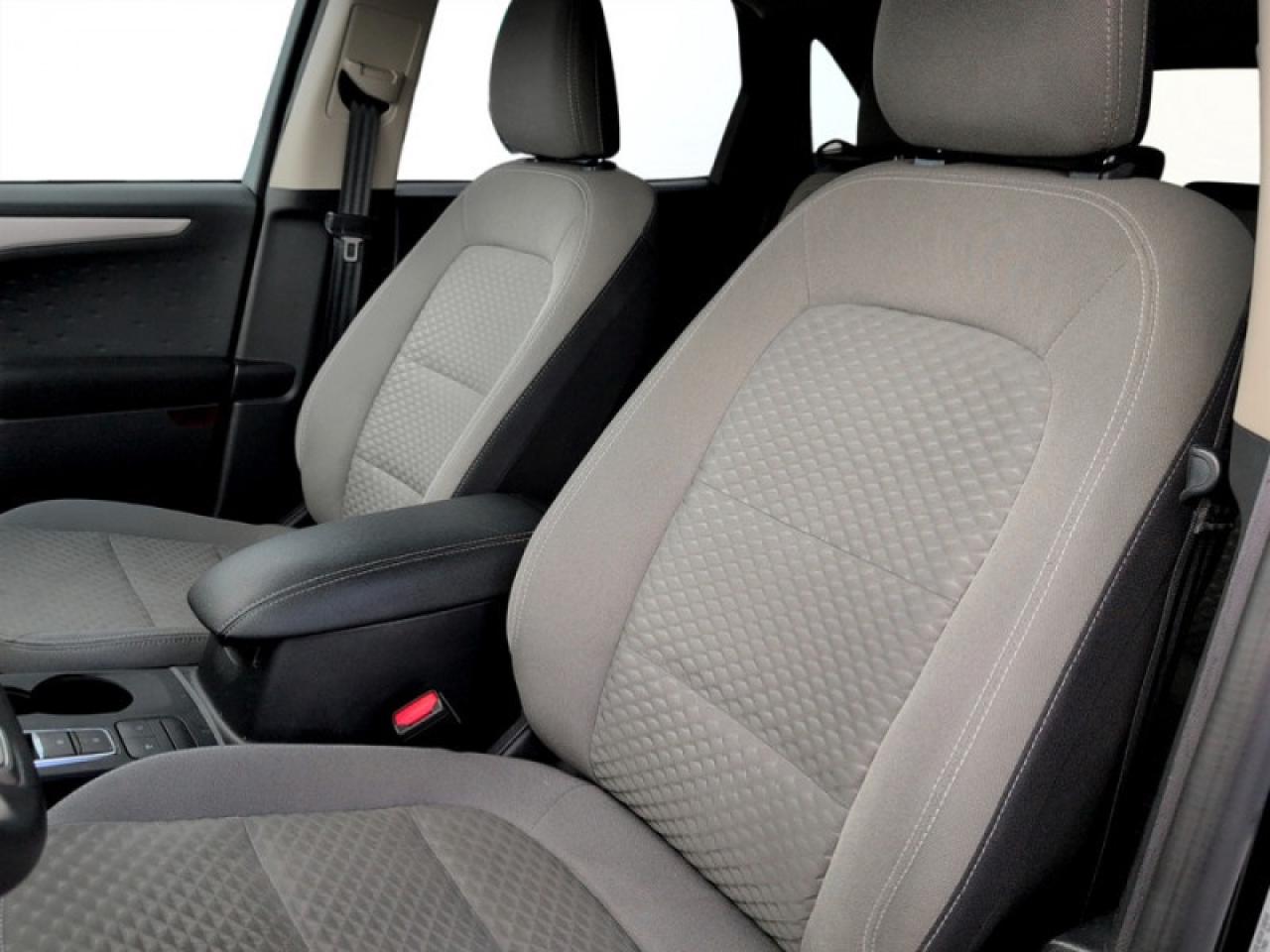 2020 Ford Escape SE Photo