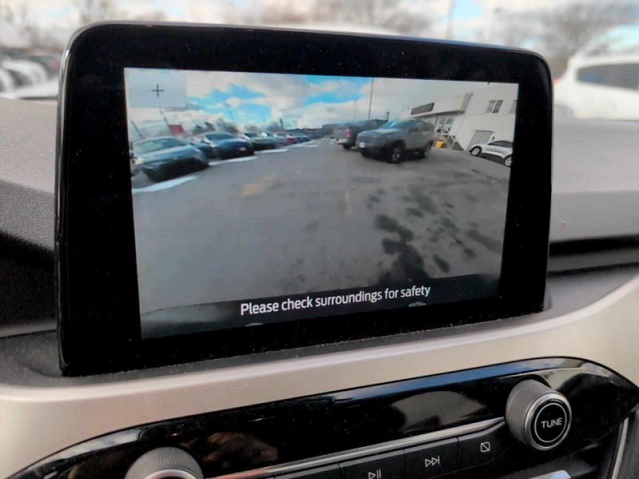 2020 Ford Escape SE Photo