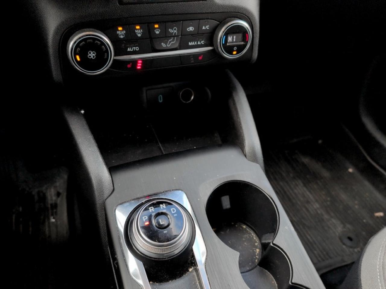 2020 Ford Escape SE Photo