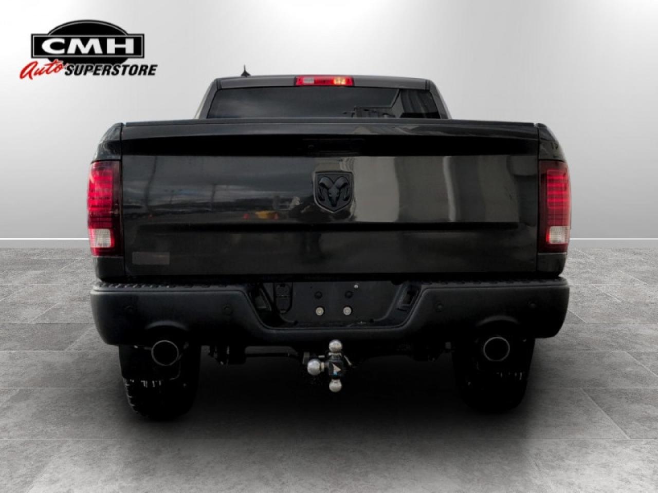 2022 RAM 1500 Classic Warlock  **LOW KMS - HEMI** Photo3