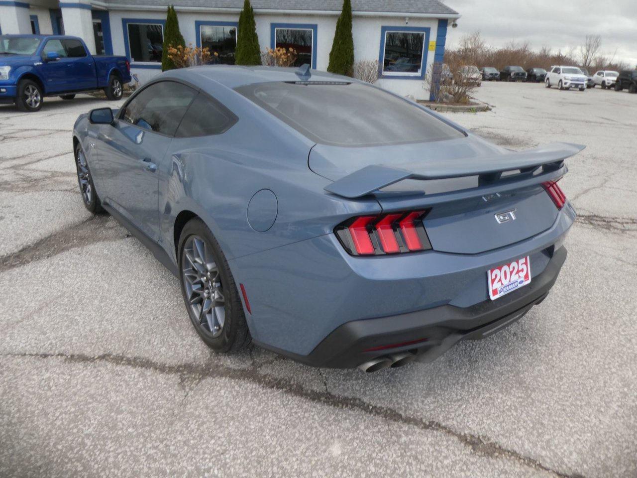 2025 Ford Mustang GT Premium Photo2