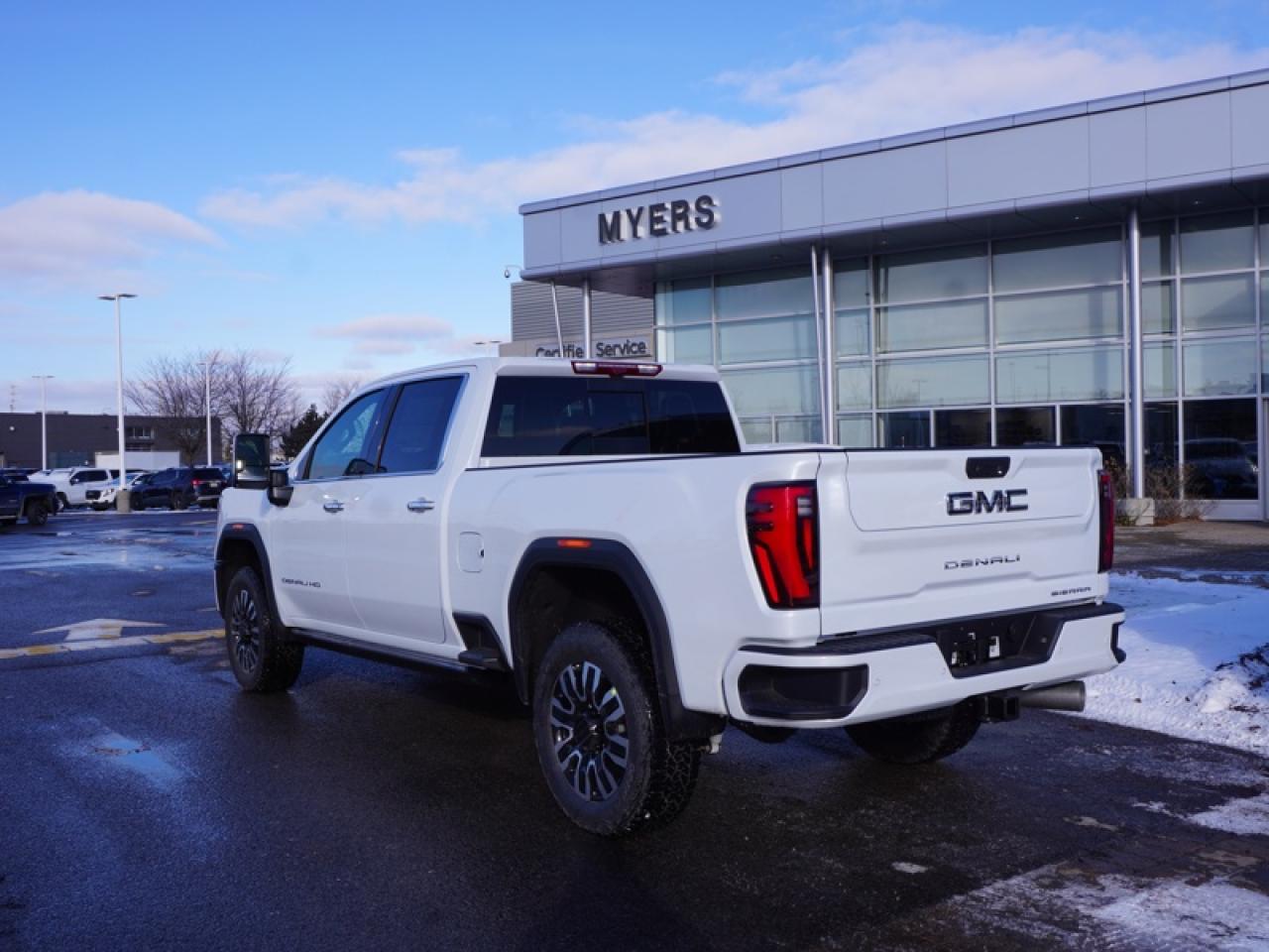 2026 GMC Sierra 2500 HD Denali Ultimate  - Leather Seats Photo2