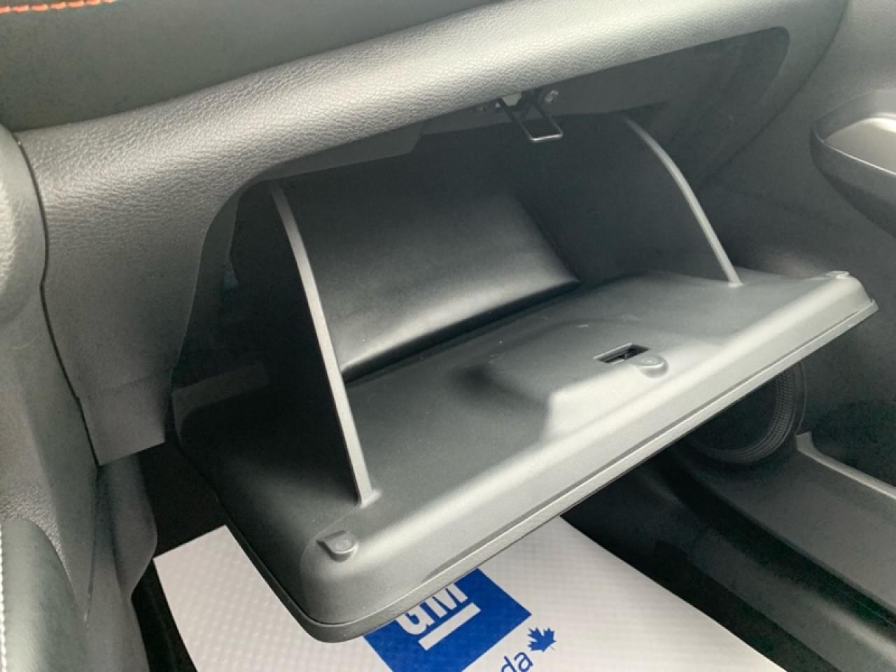 2020 Nissan Kicks SR  - Heated Seats -  Fog Lights Photo