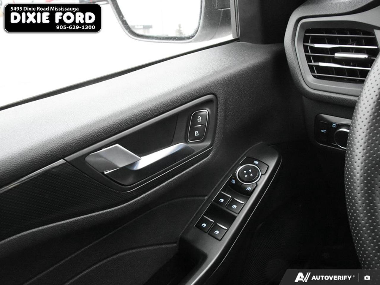 2023 Ford Escape ST-Line Photo