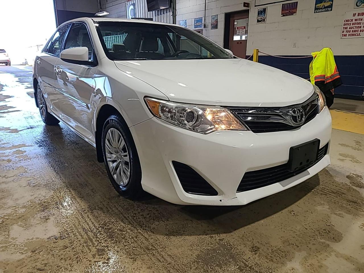 2014 Toyota Camry LE - Photo #4