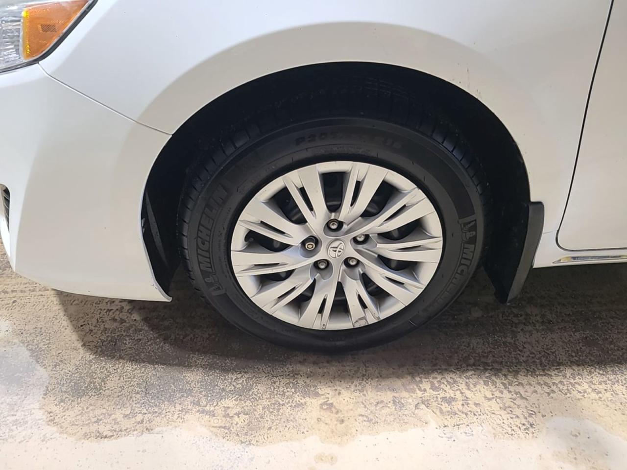 2014 Toyota Camry LE - Photo #8