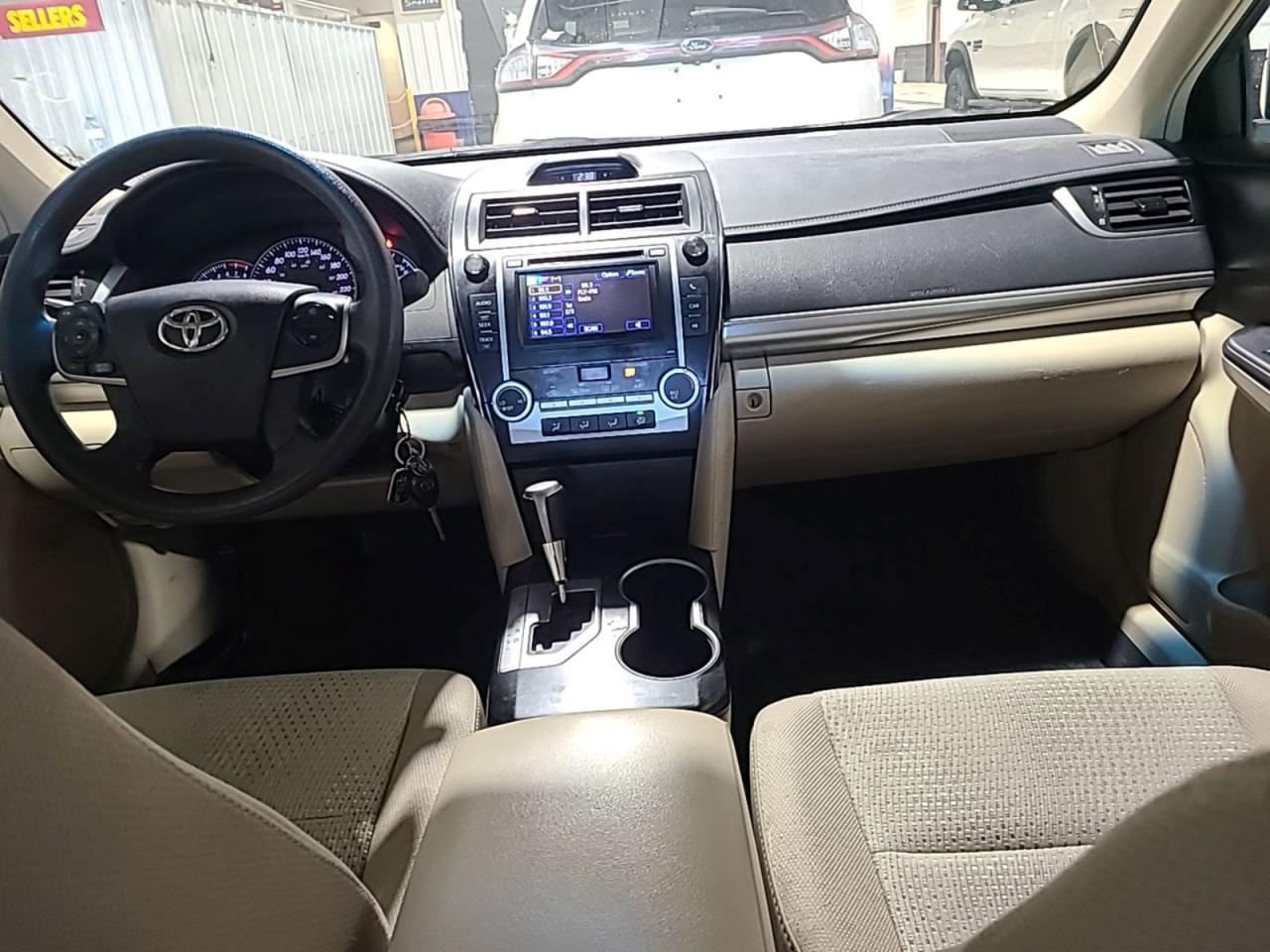 2014 Toyota Camry LE - Photo #6