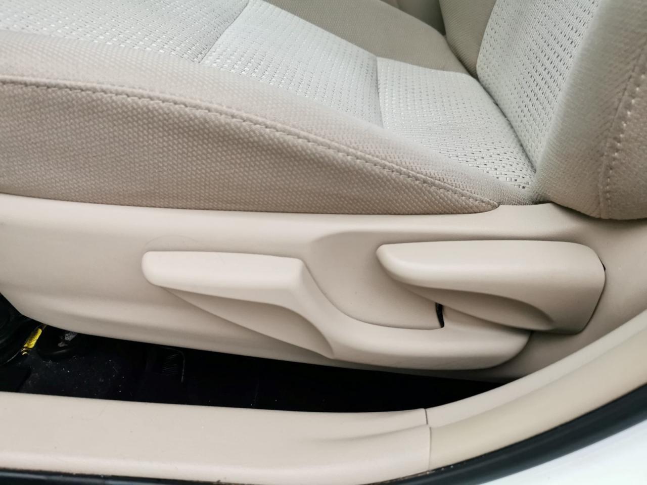 2014 Toyota Camry LE Photo