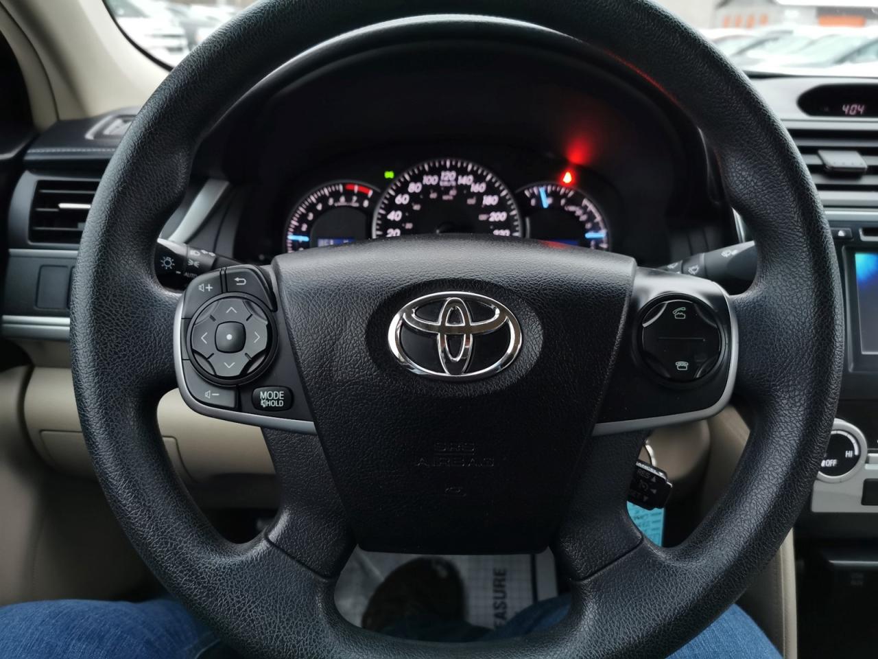 2014 Toyota Camry LE Photo