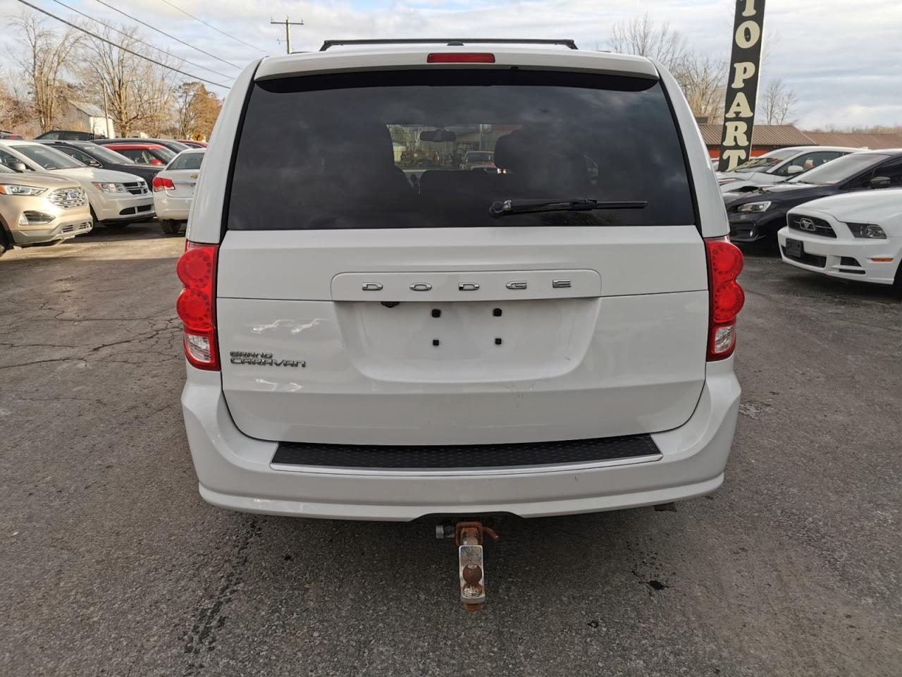 2016 Dodge Grand Caravan SE Plus Photo3