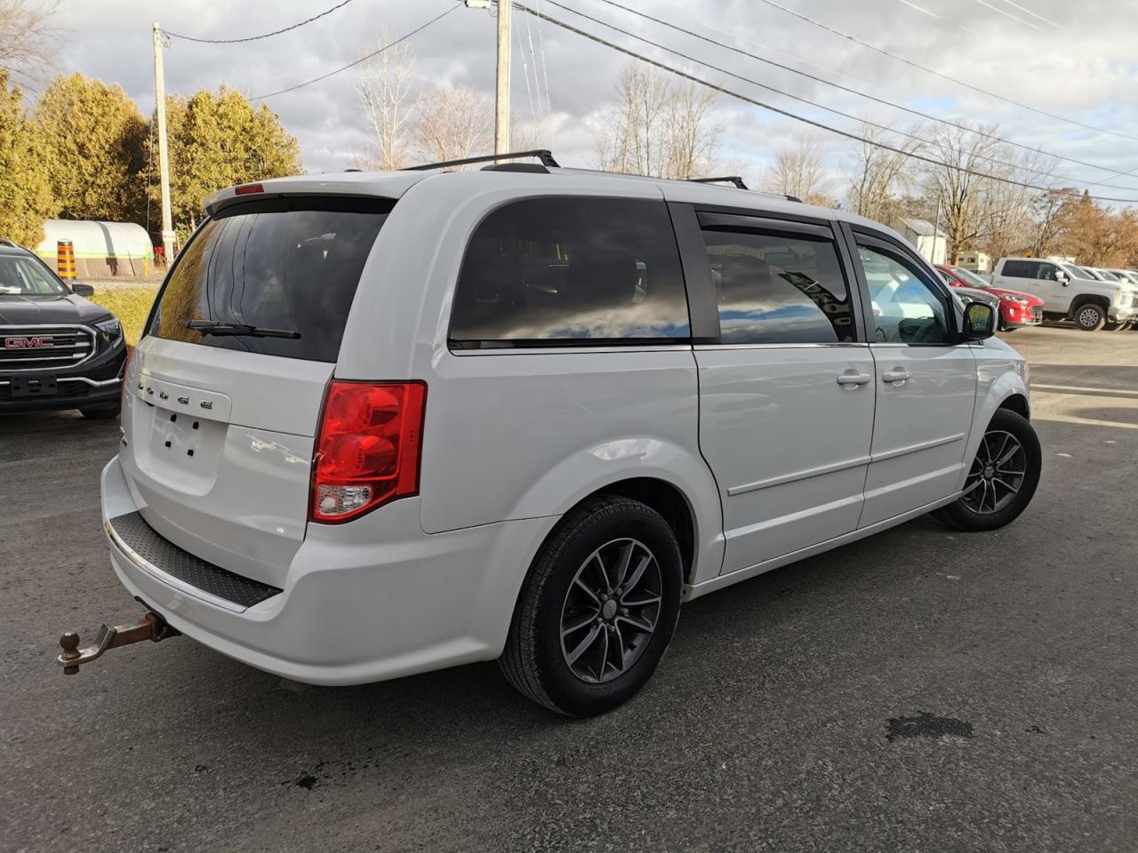 2016 Dodge Grand Caravan SE Plus Photo4