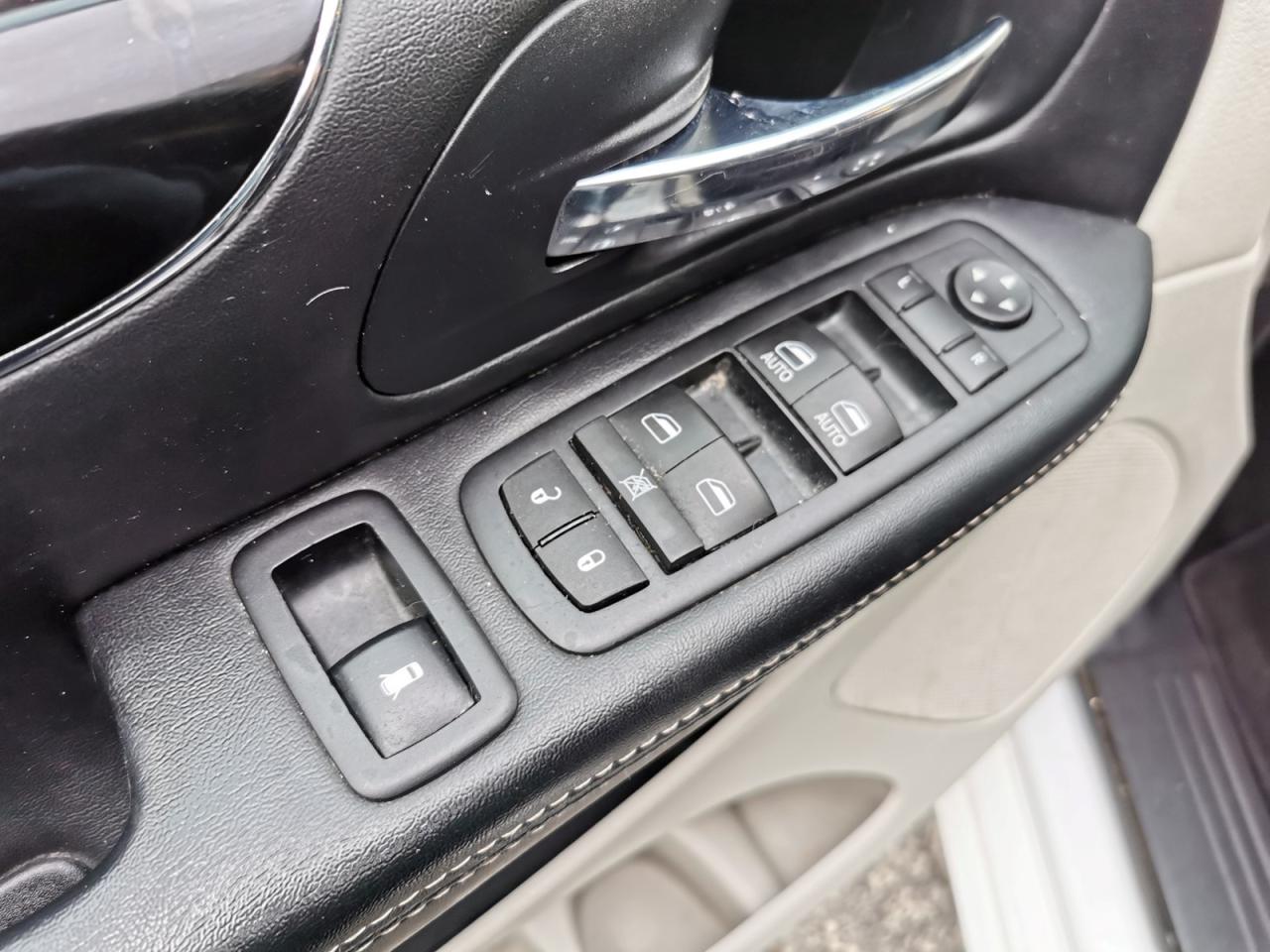 2016 Dodge Grand Caravan SE Plus - Photo #10