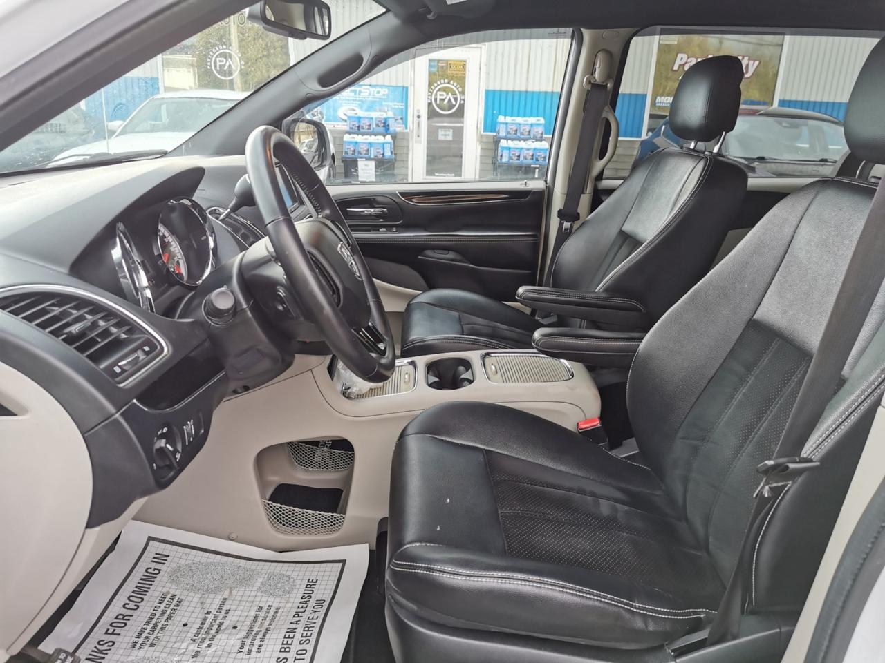 2016 Dodge Grand Caravan SE Plus - Photo #11