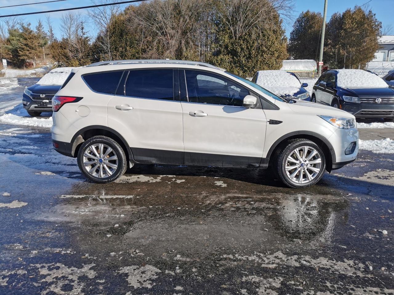 2018 Ford Escape Titanium Photo3