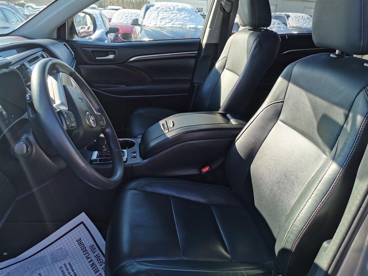 2015 Toyota Highlander Limited V6 Photo