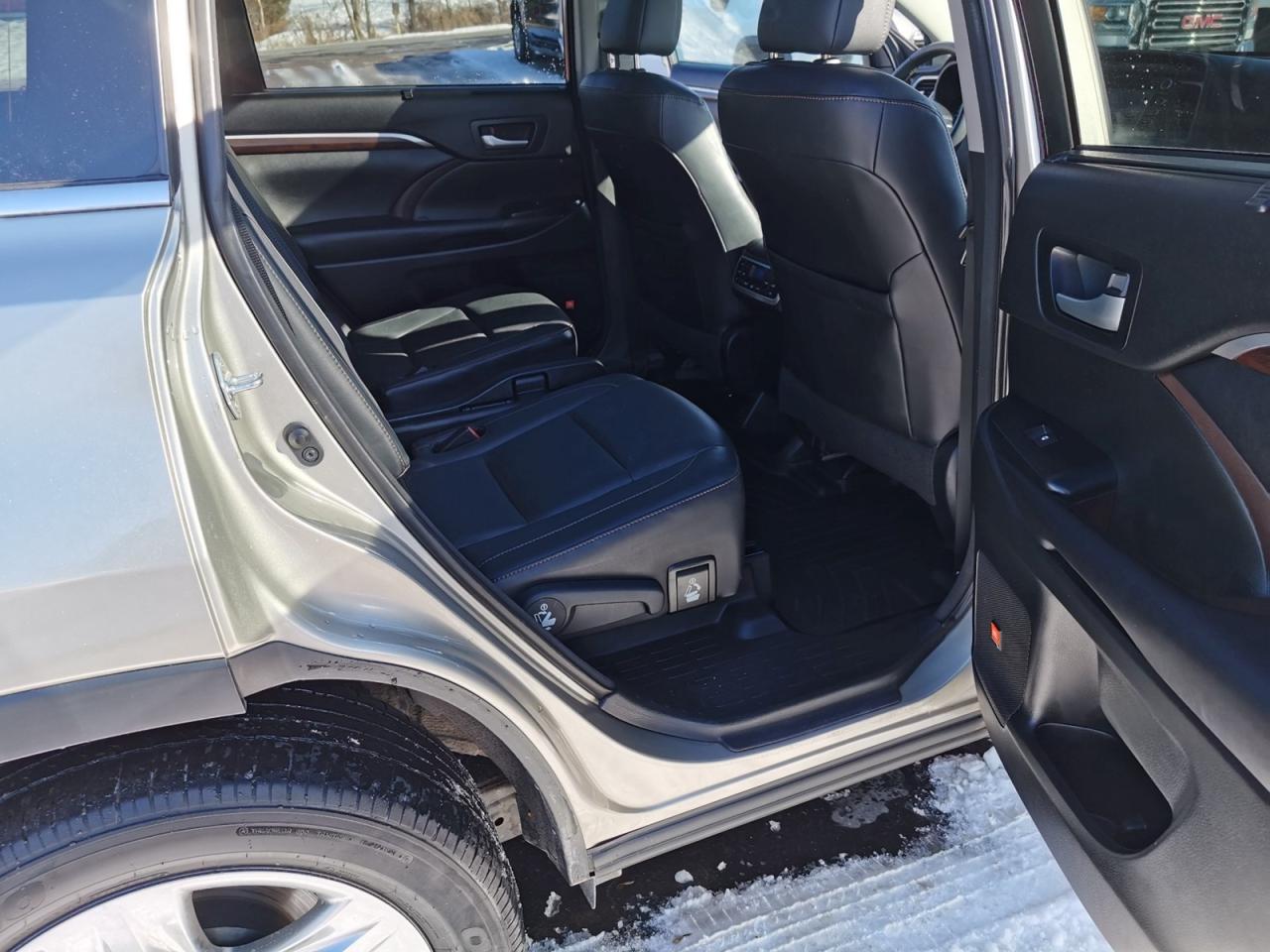 2015 Toyota Highlander Limited V6 Photo