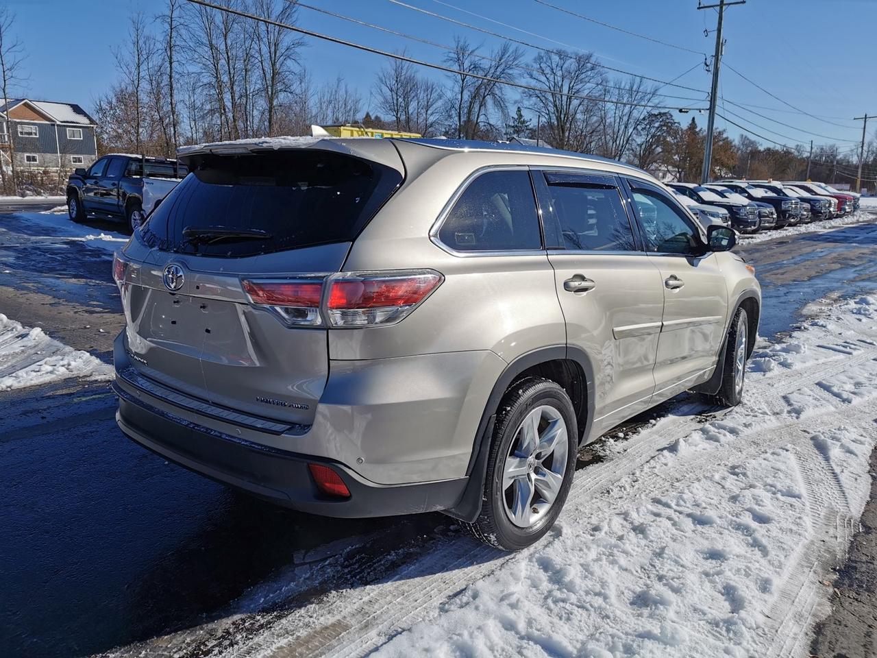 2015 Toyota Highlander Limited V6 Photo