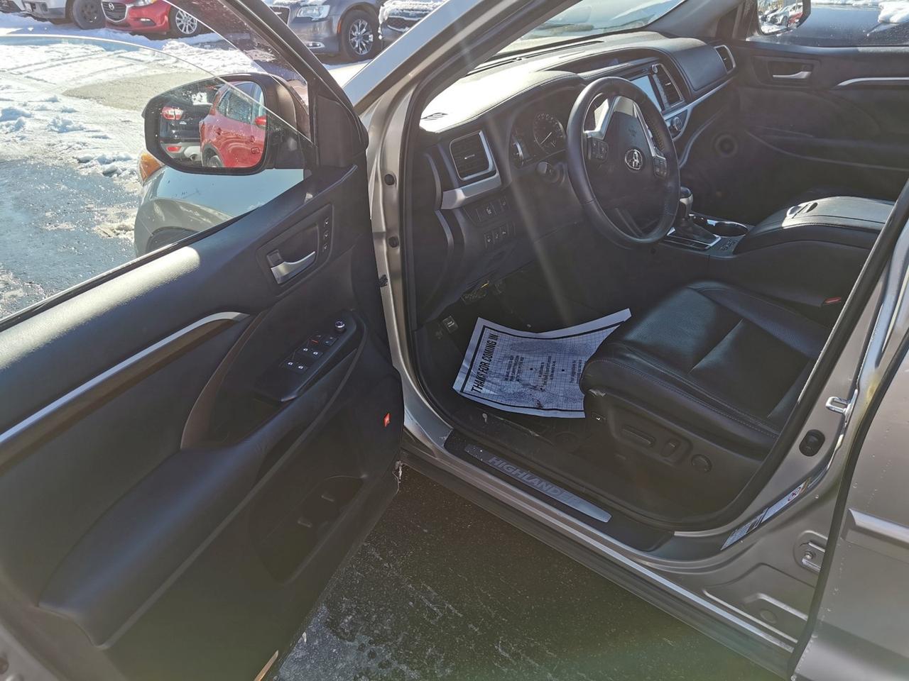 2015 Toyota Highlander Limited V6 Photo