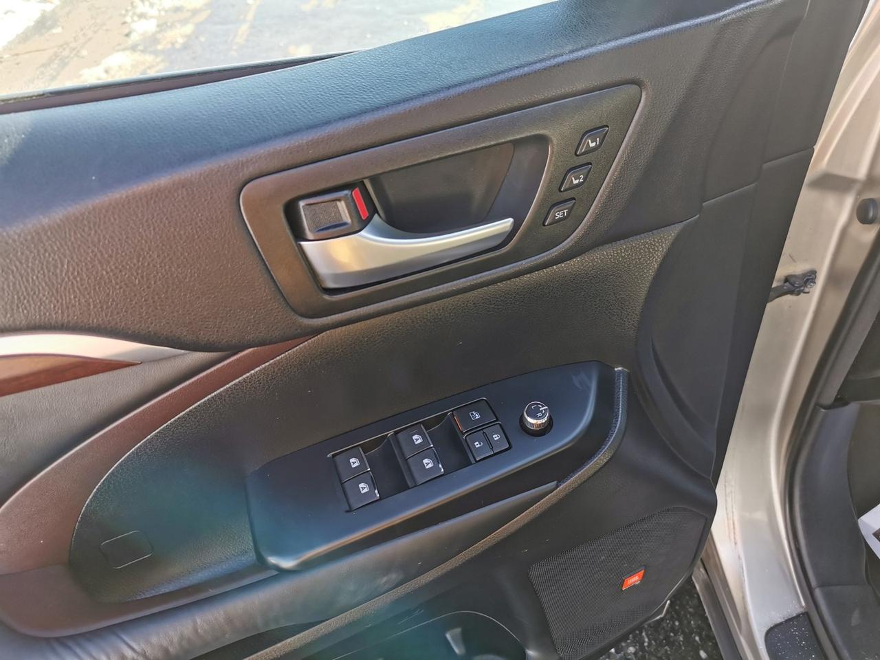 2015 Toyota Highlander Limited V6 Photo