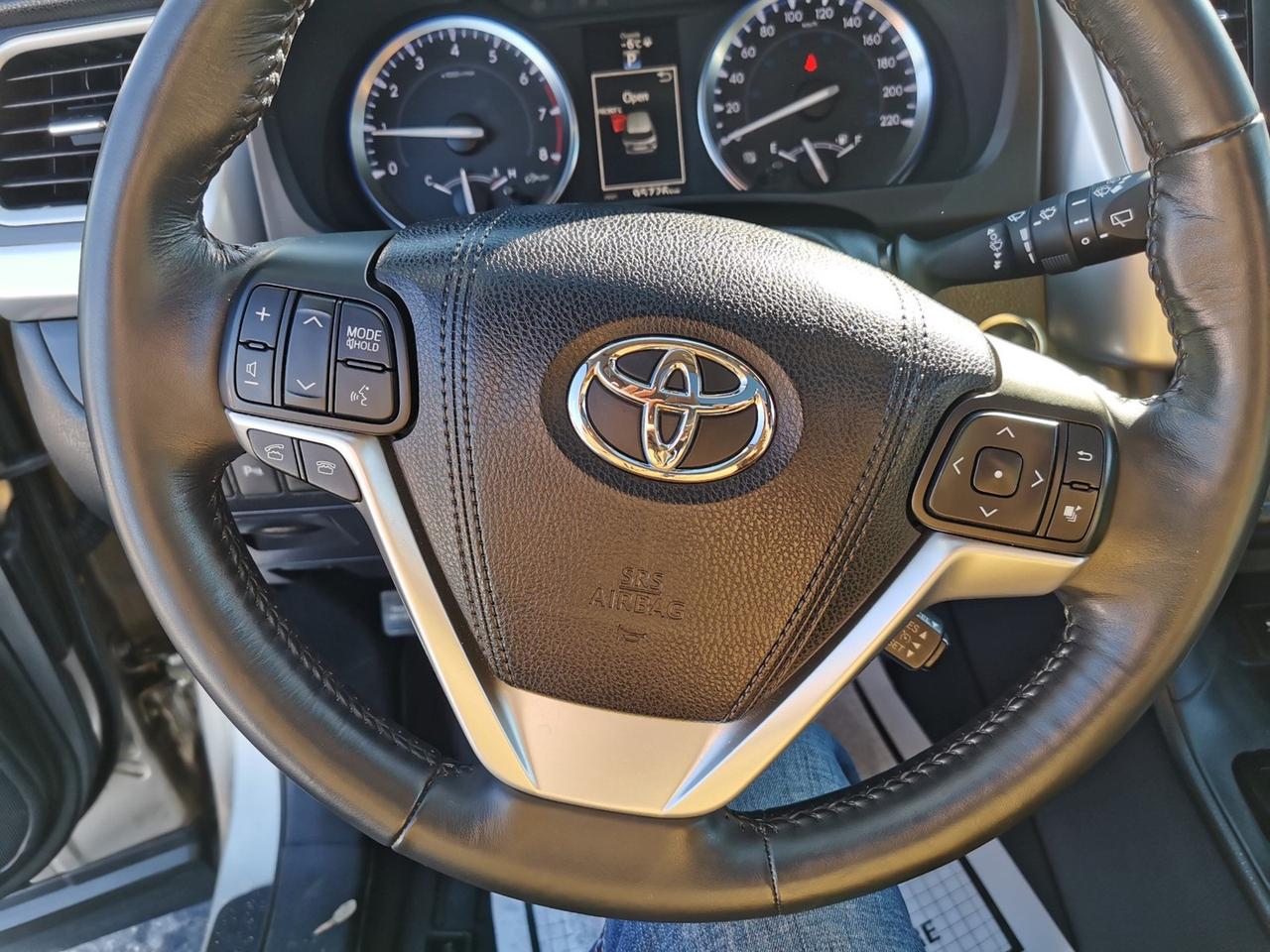 2015 Toyota Highlander Limited V6 Photo