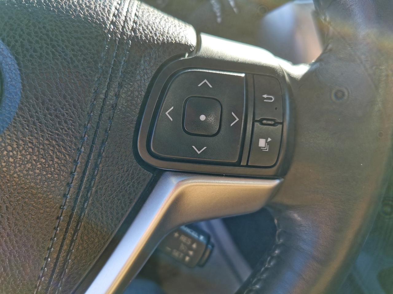 2015 Toyota Highlander Limited V6 Photo