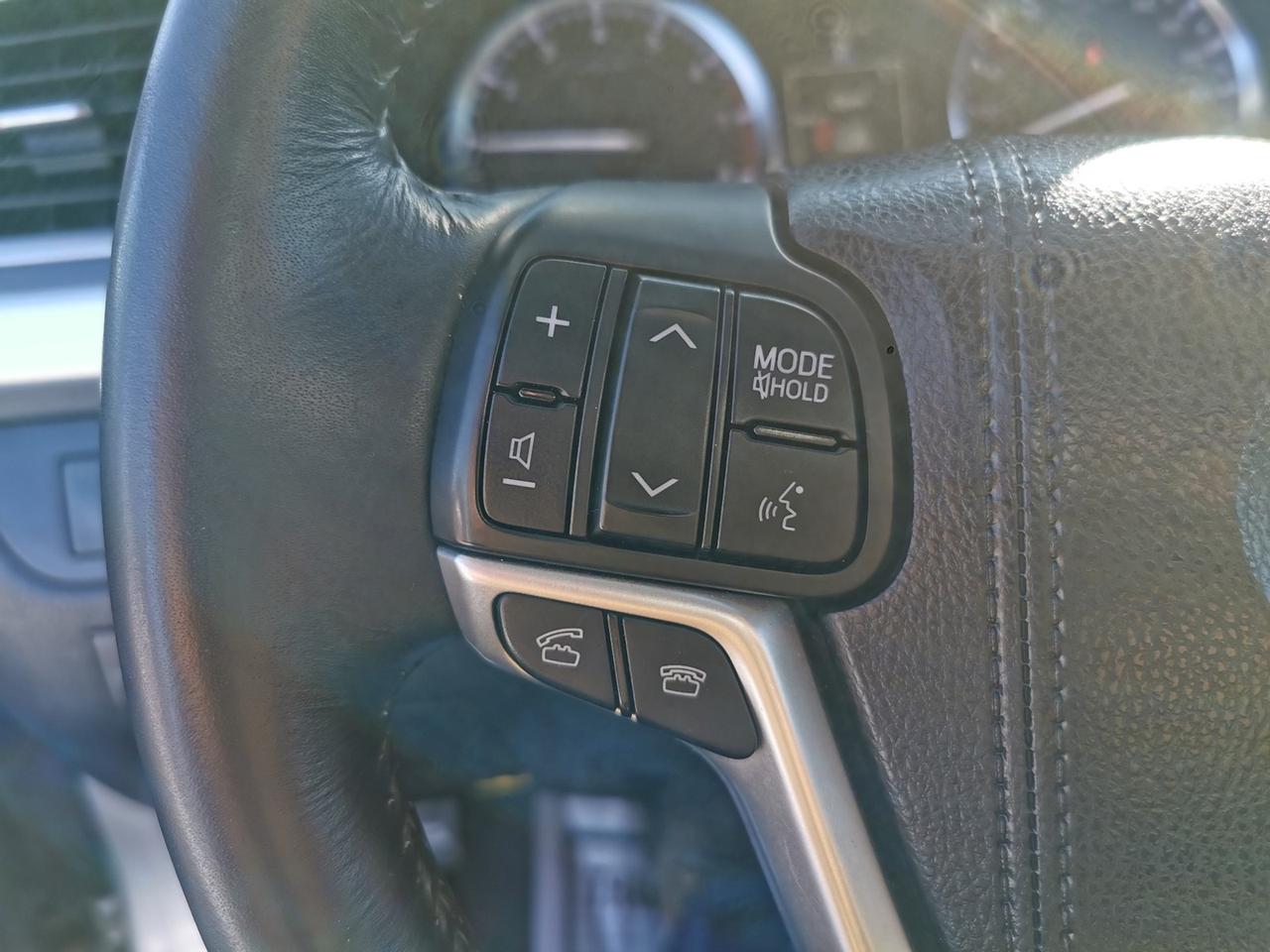 2015 Toyota Highlander Limited V6 Photo