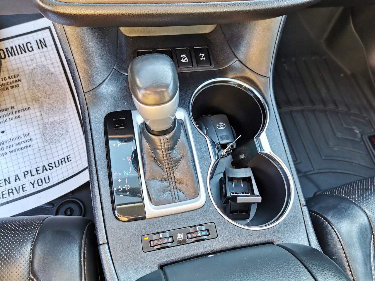 2015 Toyota Highlander Limited V6 Photo