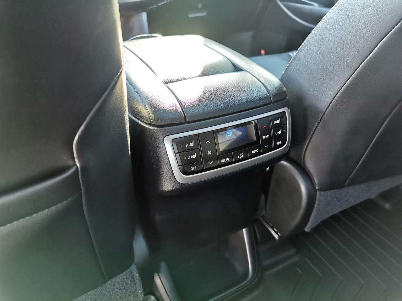 2015 Toyota Highlander Limited V6 Photo