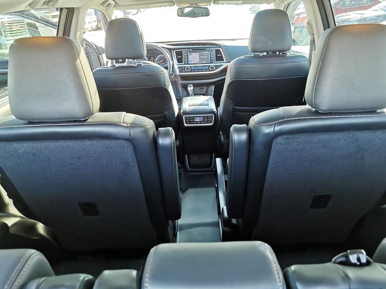 2015 Toyota Highlander Limited V6 Photo