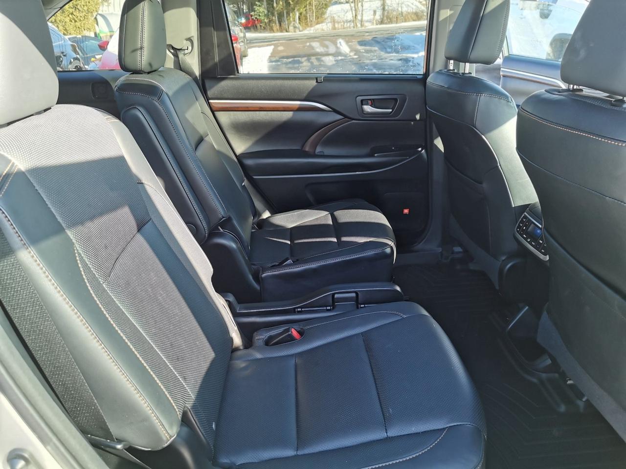 2015 Toyota Highlander Limited V6 Photo