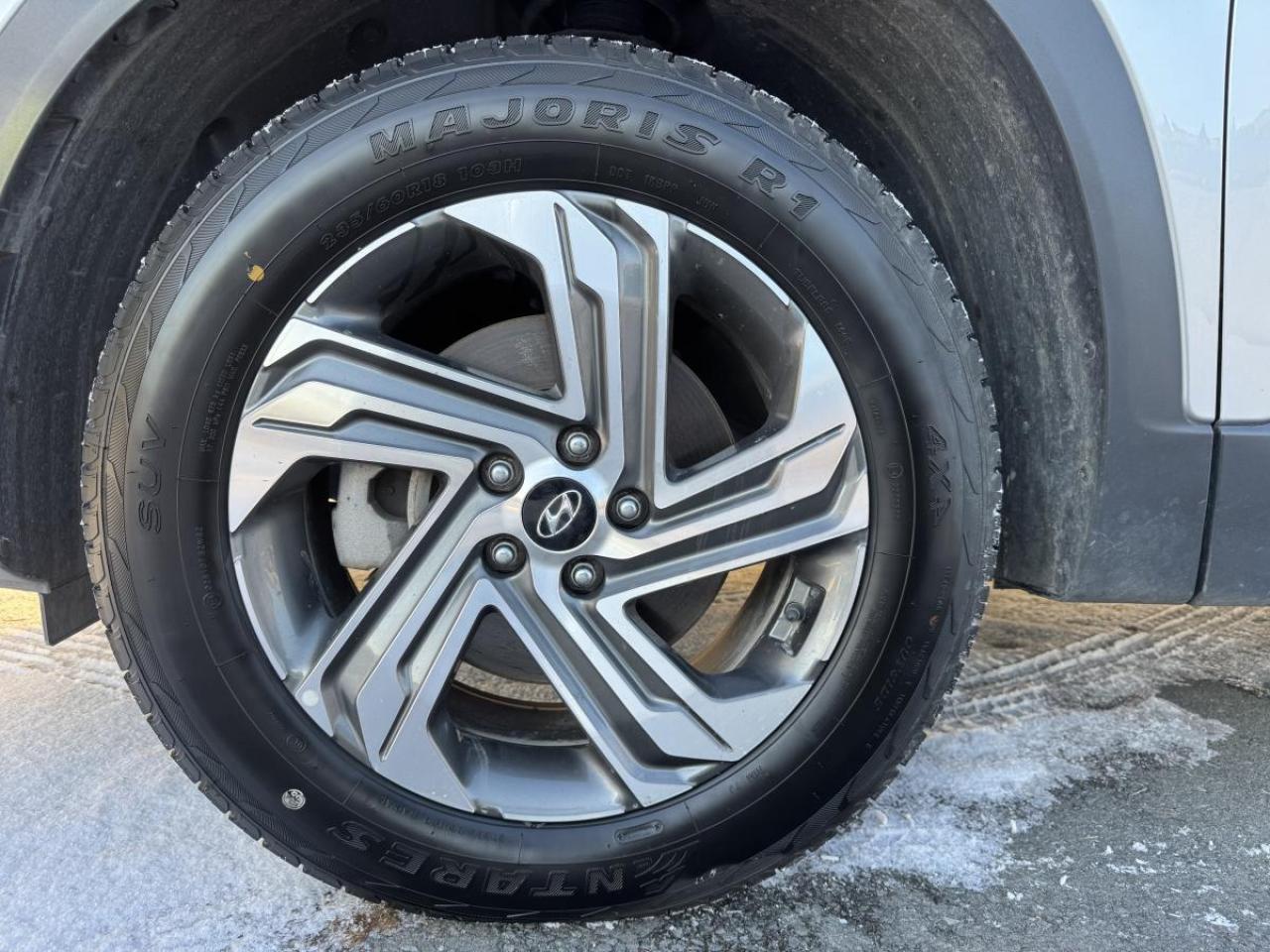 2023 Hyundai Santa Fe Preferred AWD Photo