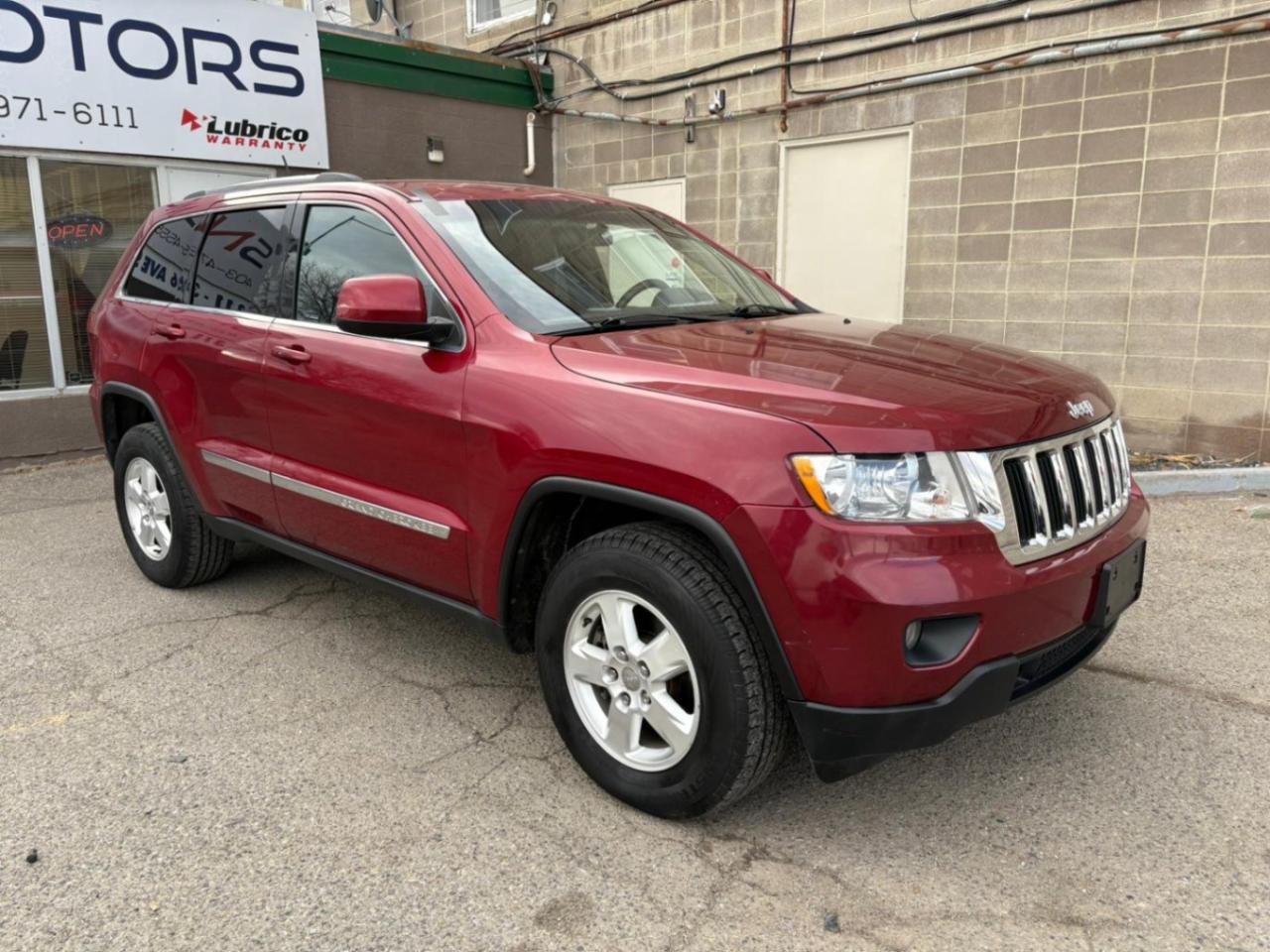 Used 2012 Jeep Grand Cherokee 4WD 4Dr Laredo for sale in Calgary, AB