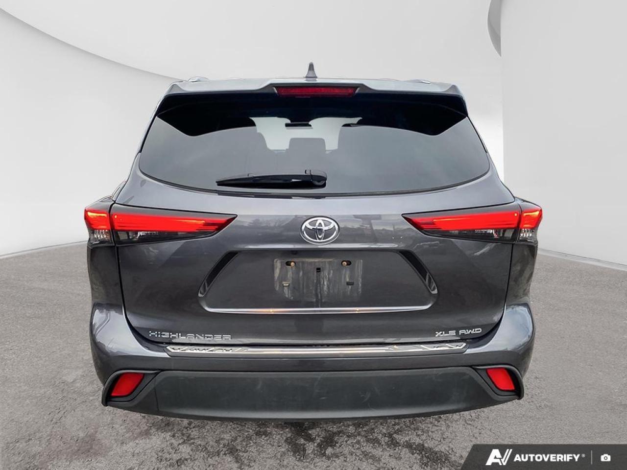 2020 Toyota Highlander XLE  - Sunroof -  Power Liftgate Photo