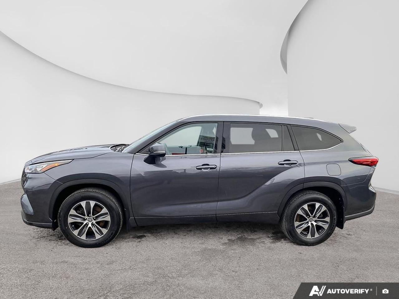 2020 Toyota Highlander XLE  - Sunroof -  Power Liftgate Photo