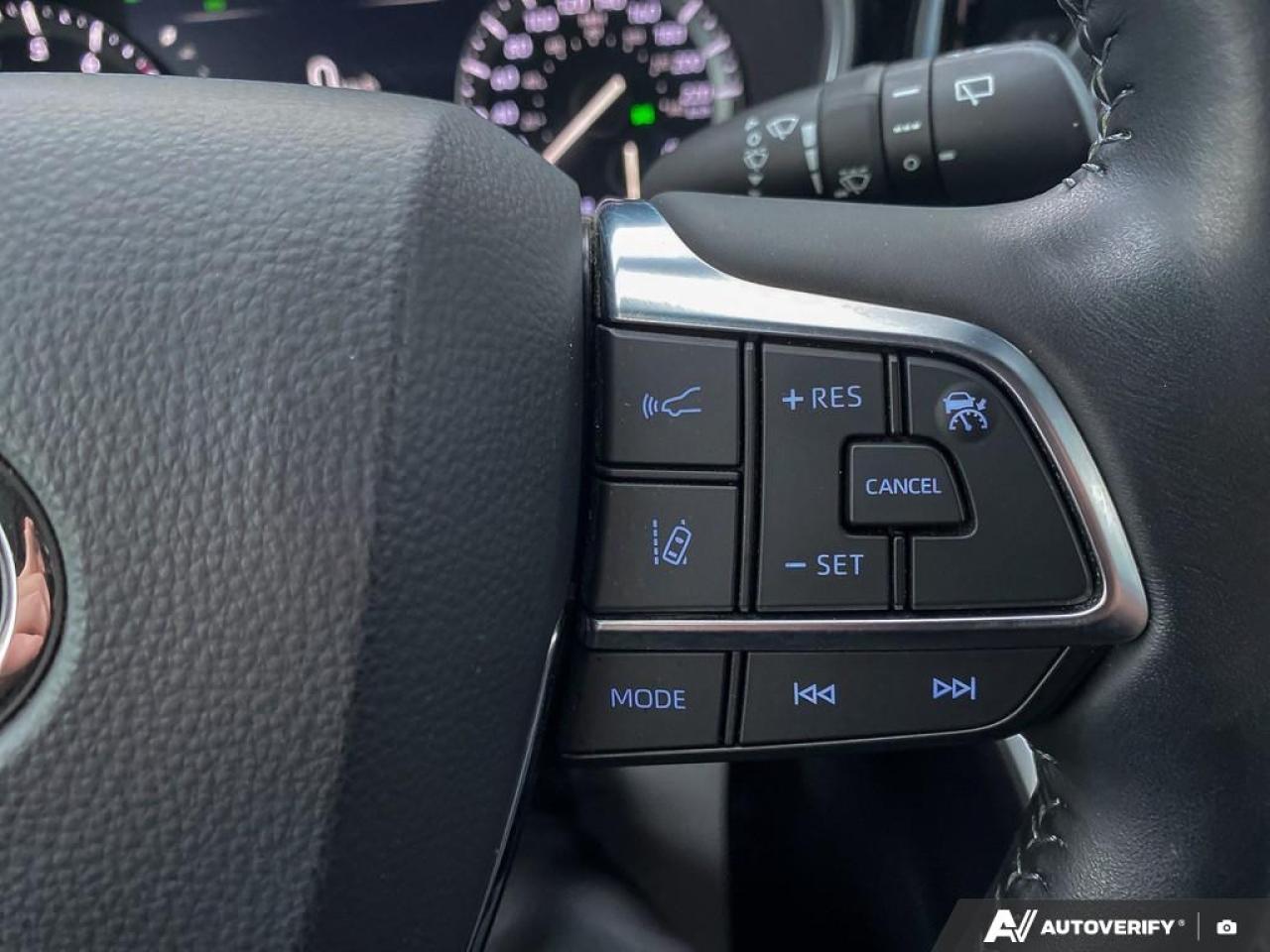 2020 Toyota Highlander XLE  - Sunroof -  Power Liftgate Photo
