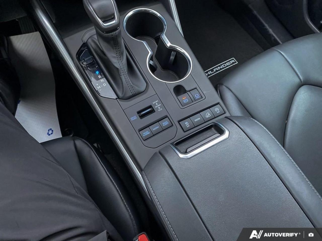 2020 Toyota Highlander XLE  - Sunroof -  Power Liftgate Photo