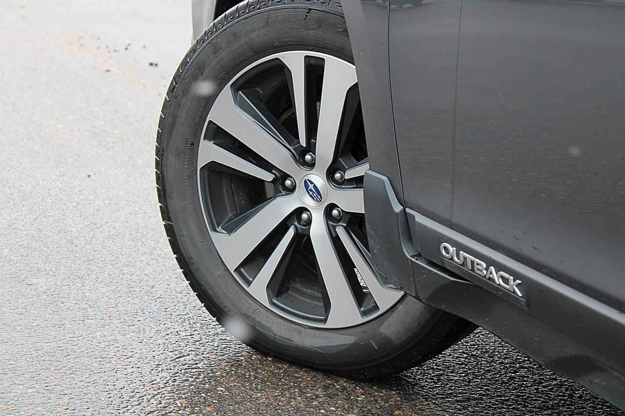 2019 Subaru Outback LIMITED Photo