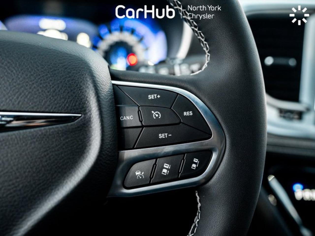 2026 Chrysler Pacifica SELECT FWD Safety sphere Uconnect Theater Family Group II Photo