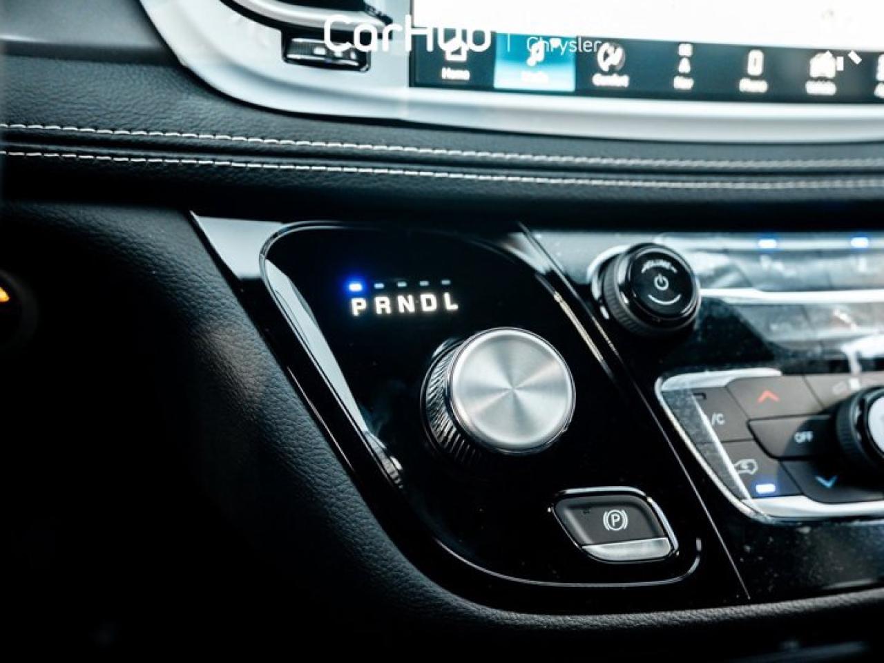 2026 Chrysler Pacifica SELECT FWD Safety sphere Uconnect Theater Family Group II Photo