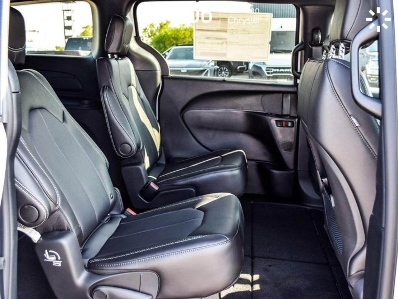 2026 Dodge Grand Caravan SXT 7 Seater 10.1"Display Blind Spot Pwr Sliding Doors Photo