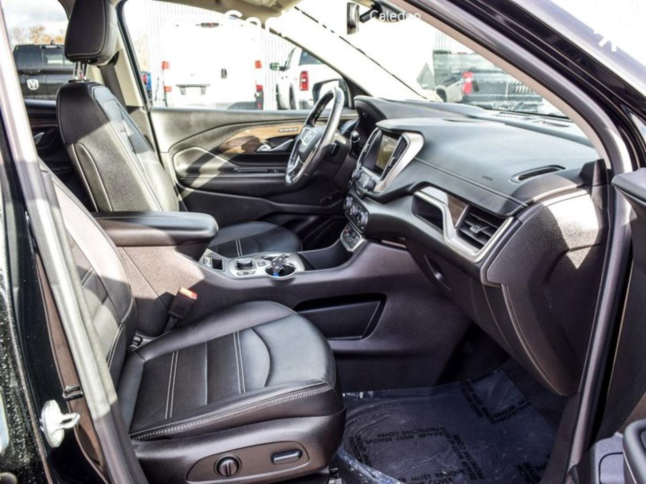 2022 GMC Terrain Denali AWD Pano Roof Leather Vented Seats Handsfree Tailgate Photo