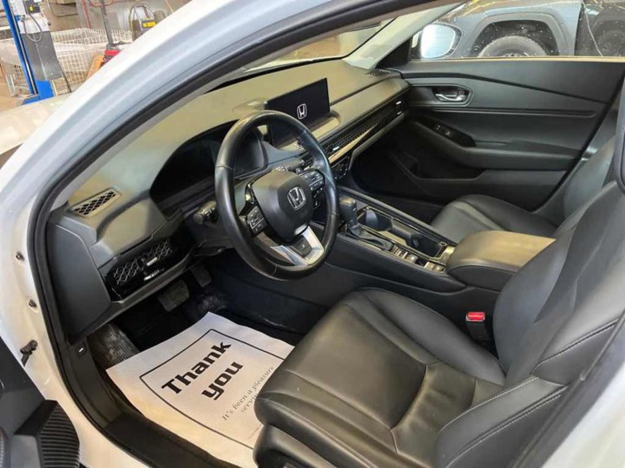 2024 Honda Accord Hybrid Touring | Leather | Sunroof | Nav | Adaptive Cruise | Cooled + Heated Seats | Heated Wheel & More ! Photo2