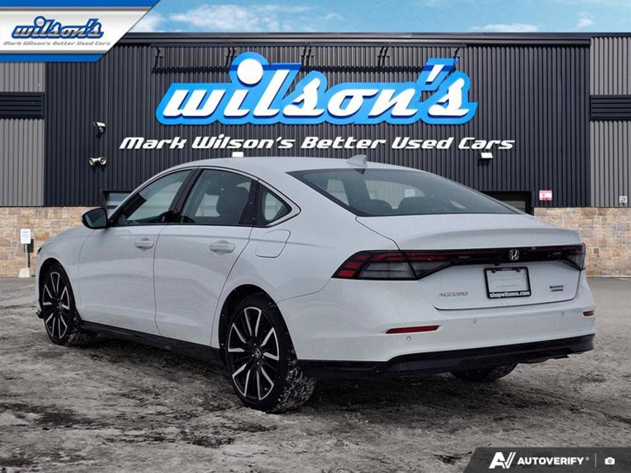 2024 Honda Accord Hybrid Touring | Leather | Sunroof | Nav | Adaptive Cruise | Cooled + Heated Seats | Heated Wheel & More ! Photo2