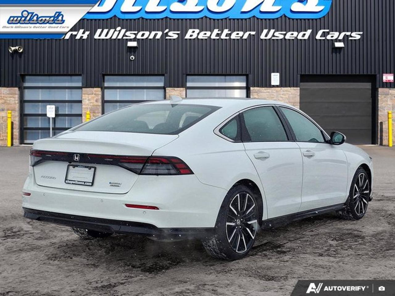 2024 Honda Accord Hybrid Touring | Leather | Sunroof | Nav | Adaptive Cruise | Cooled + Heated Seats | Heated Wheel & More ! Photo