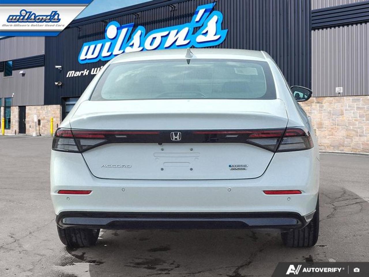 2024 Honda Accord Hybrid Touring | Leather | Sunroof | Nav | Adaptive Cruise | Cooled + Heated Seats | Heated Wheel & More ! Photo3