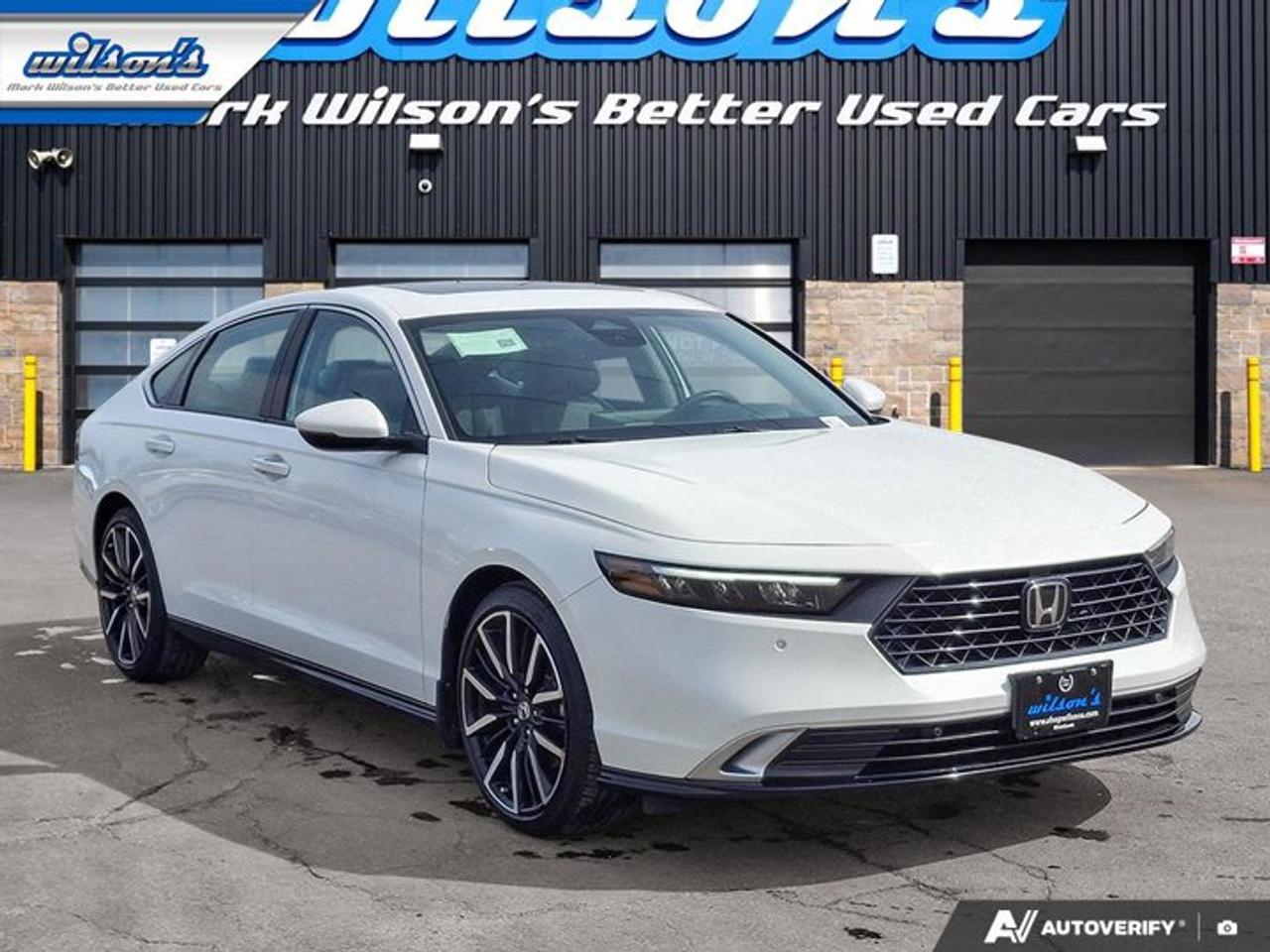 2024 Honda Accord Hybrid Touring | Leather | Sunroof | Nav | Adaptive Cruise | Cooled + Heated Seats | Heated Wheel & More ! Photo