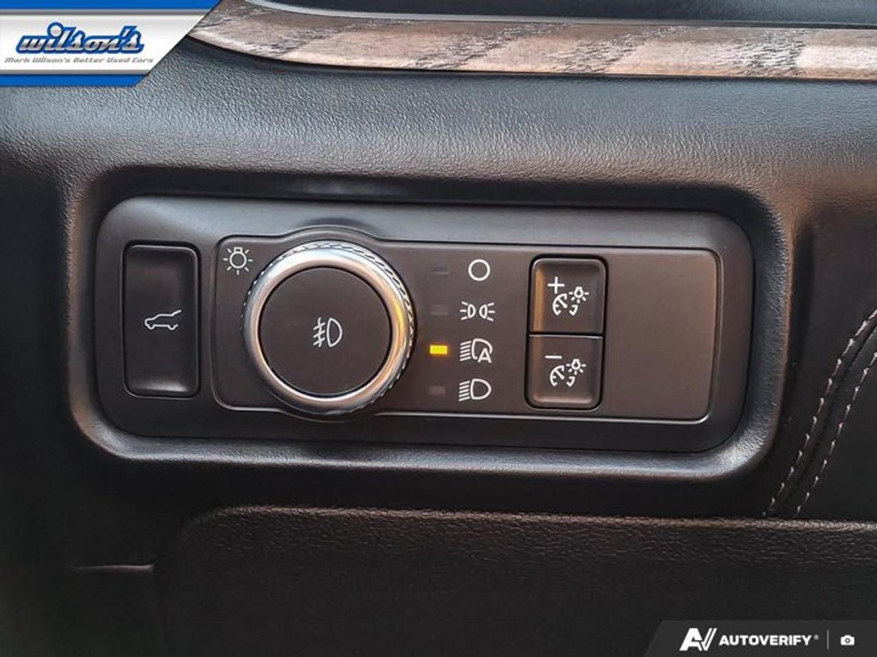 2021 Ford Explorer Platinum | Loaded | EcoBoost | Leather | Moonroof | and More ! Photo