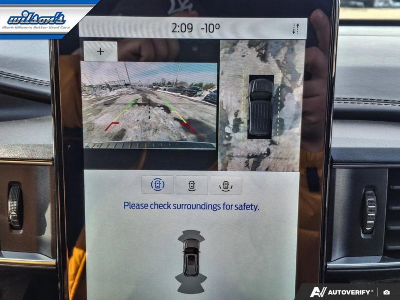 2021 Ford Explorer Platinum | Loaded | EcoBoost | Leather | Moonroof | and More ! Photo